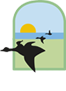 Skurups kommuns logotyp, svart silhuett med Nils Holgersson sittandes på en flygande gås. Gäss i bakgrunden, grönt fält, hav, blå himmel med en sol.